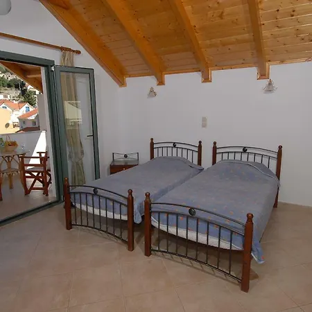 Starvillas And Διαμέρισμα Αγία Ευφημία